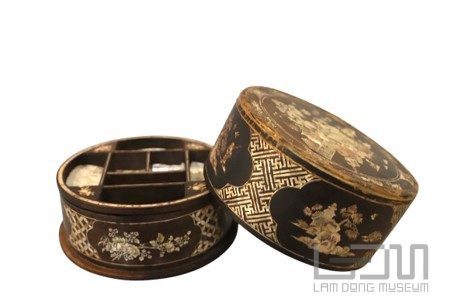 Hộp đựng trầu câu - một nét hồn xưa trong nếp nhà Đà Lạt