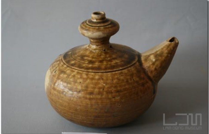 Sưu tập gốm sứ tại Bảo tàng Lâm Đồng