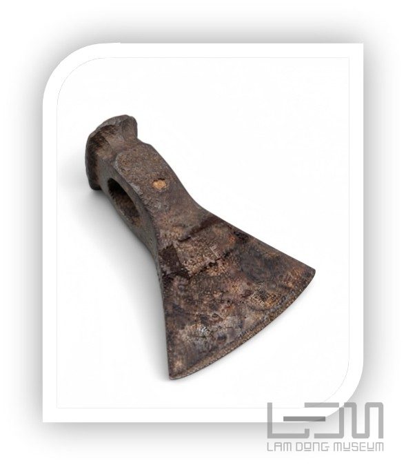 Lưỡi búa sắt trong ngày Tổng khởi nghĩa Cách mạng Tháng Tám năm 1945