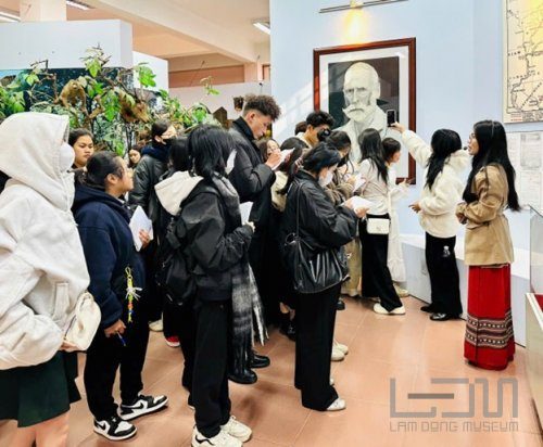 Sinh viên Trường Đại học Yersin Đà Lạt tham quan, tìm hiểu lịch sử, văn hoá tại Bảo tàng tỉnh Lâm Đồng