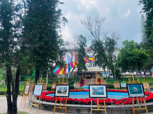 Triển lãm “Lâm Đồng - 50 năm niềm vui thống nhất”