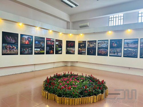 Triển lãm ảnh chuyên đề “Hà Giang - Điểm đến văn hóa khu vực hàng đầu châu Á năm 2024”, tại Bảo tàng Lâm Đồng