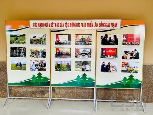 Triển lãm “Sức mạnh đoàn kết các dân tộc, động lực phát triển Lâm Đồng giàu mạnh”