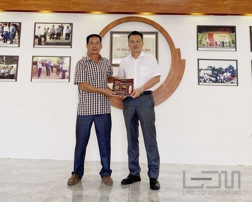 Bí thư Huyện ủy Cát Tiên thăm Di tích khảo cổ Cát Tiên