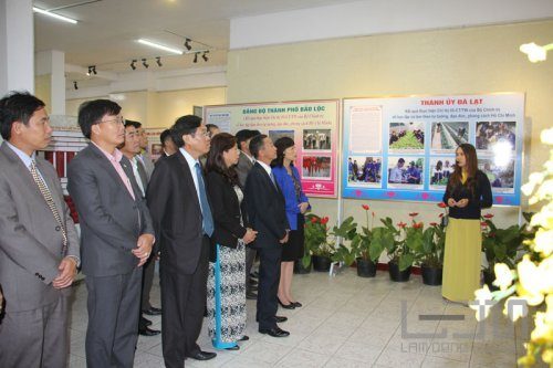Triển lãm kỷ niệm 128 năm Ngày sinh Chủ tịch Hồ Chí Minh và sơ kết 2 năm thực hiện Chỉ thị 05-CT/TW của Bộ Chính trị