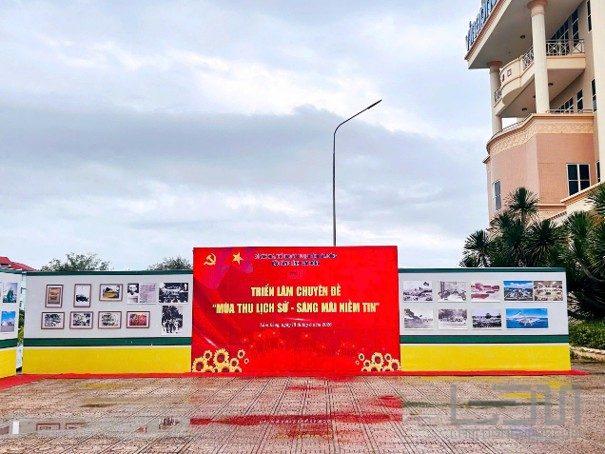 Triển lãm chuyên đề “Mùa thu lịch sử - Sáng mãi niềm tin”, tại phường Đông Gia Nghĩa
