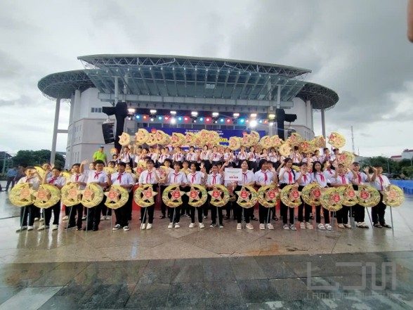 Lung linh sắc màu Trung Thu trên phố biển Phan Thiết, tỉnh Lâm Đồng