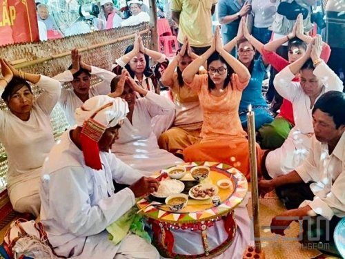Nghi lễ tấu chức thầy vỗ trống Baranưng - Mâduen của người Chăm