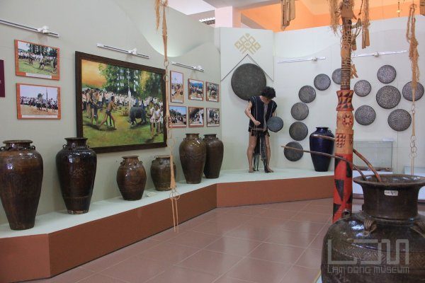Đâm trâu - nghi lễ cổ truyền trong lễ hội của các dân tộc bản địa Lâm Đồng